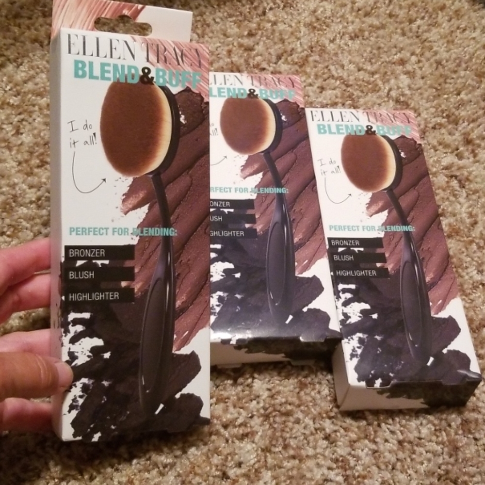 (3) Ellen Tracy blending makeup brush